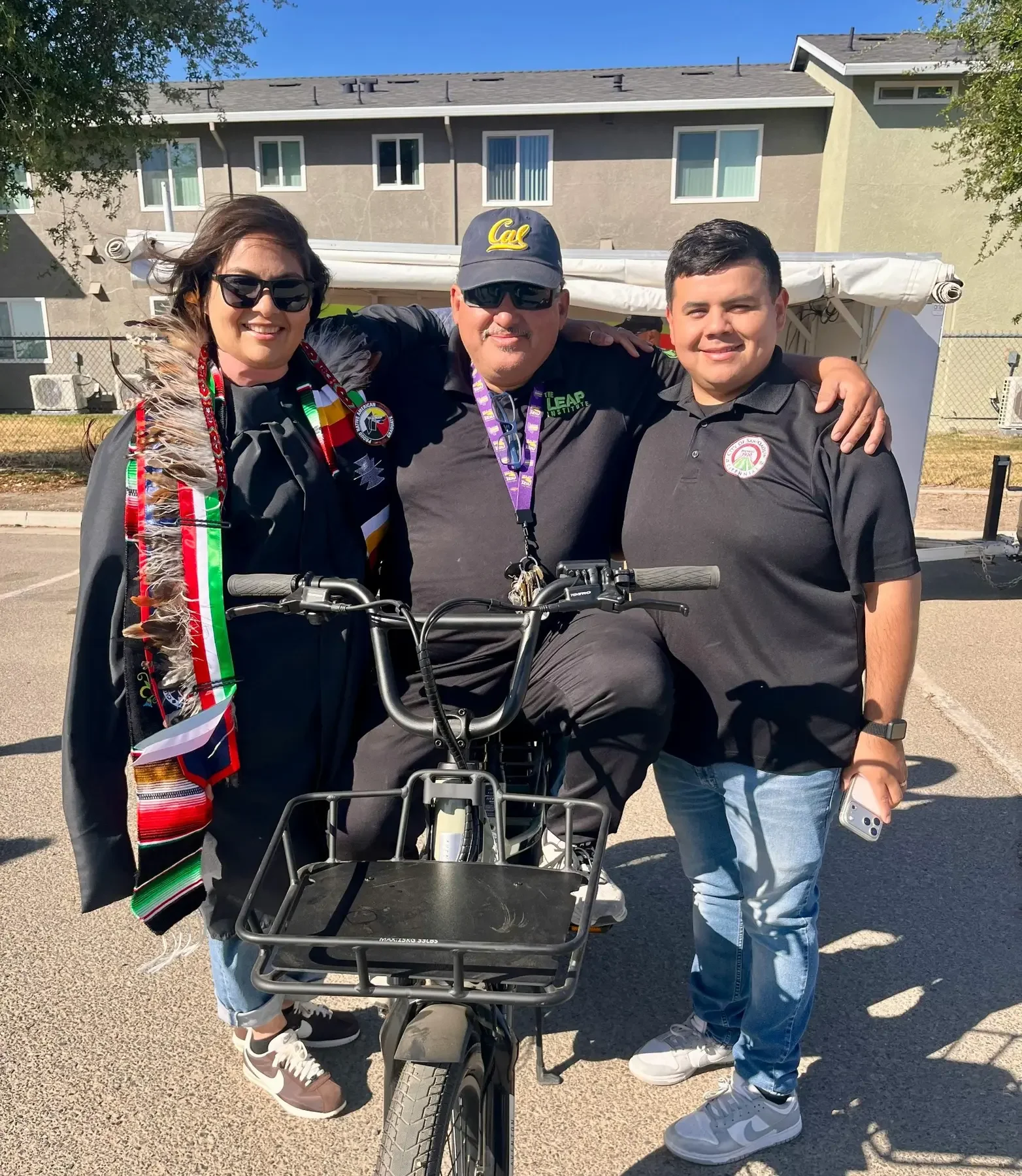Maria Pacheco with Western Fresno County community members, photo 4